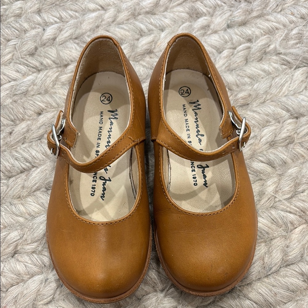 Brown Dress Shoes with Classic Design and Comfort